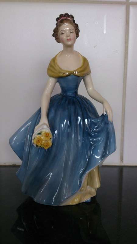 Royal Doulton "Melanie" HN 2271