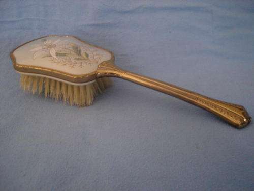 Hair brush with handle