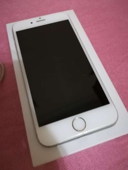 APPLE Iphone 6s 16GB - Silver good condition