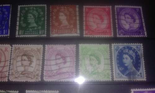 16 x stamps with the queens head on