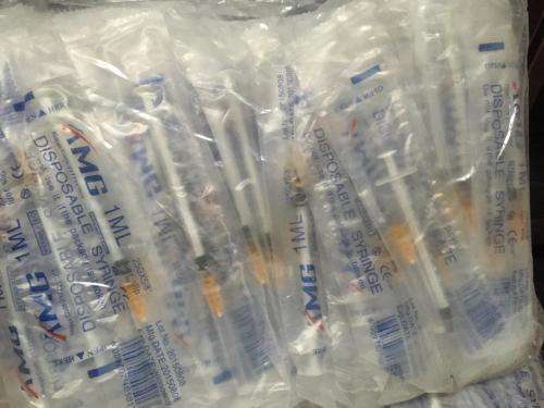 Syringe 1ml with needle - pack of 100