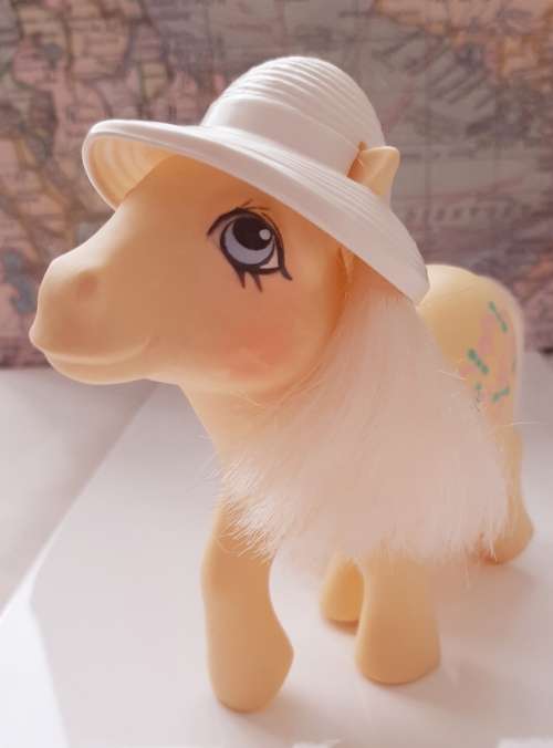 My Little Pony G1 - Kiss Curl with hat