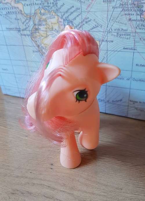 My Little Pony G1 - Cherries Jubille with original brush, ribbon and sticker