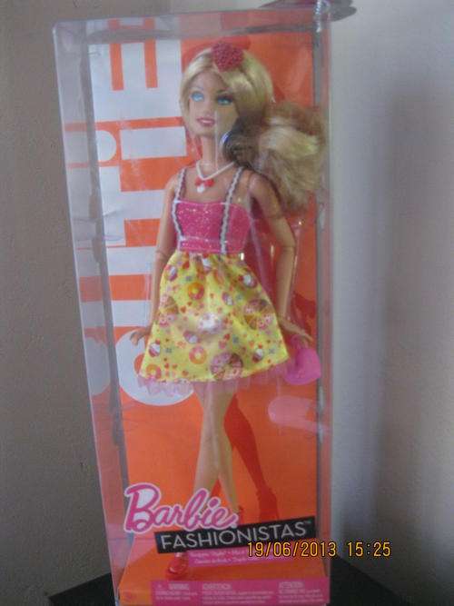 Barbie-Fashionista Swappin' Styles