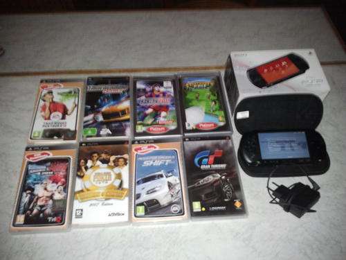 PSP Street Mint Condition with 8 Games, Case and Charger