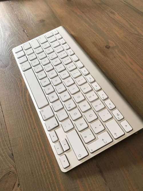 Apple Bluetooth Keyboard