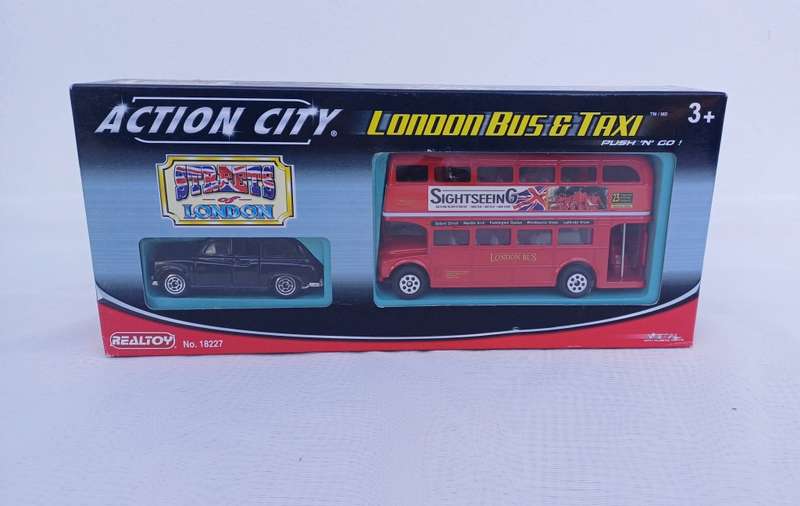 Transportation: Streets of London Taxi & Bus Die Cast set made by Realtoy