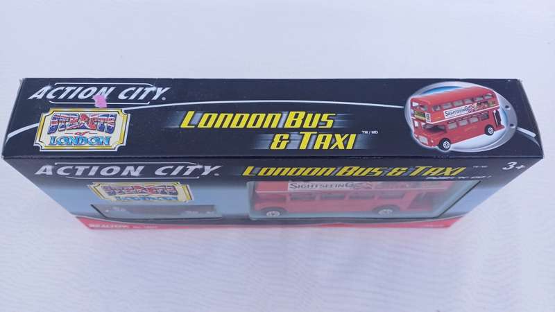 Transportation: Streets of London Taxi & Bus Die Cast set made by Realtoy