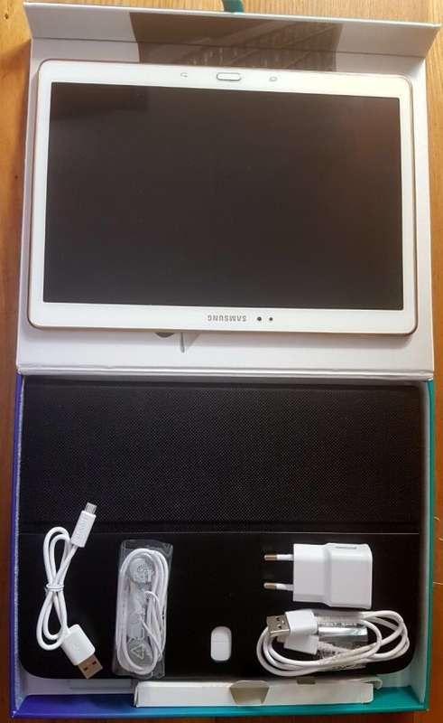 Samsung Galaxy Tab S 16GB 10.5" Wifi/LTE + Logitech Type-S Key Board Cover!