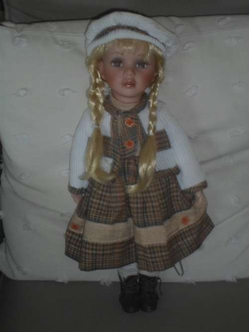 PORCELAIN DOLLS