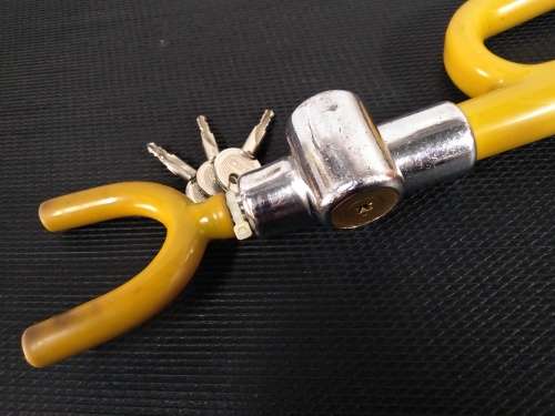 FOR SALE ::: Universal Car Steering Wheel Security Lock (Wild Dog)