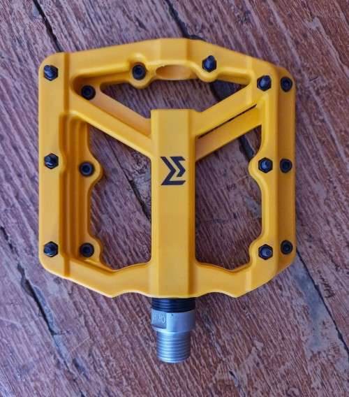 Marvel Avenger Platform Pedals (YELLOW)