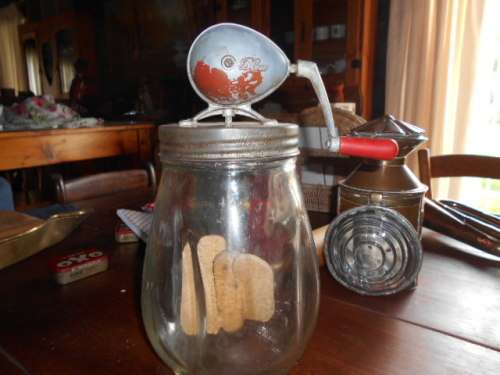 Butter churn