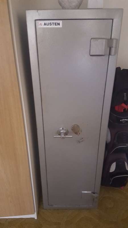 Austen Rifle Safe