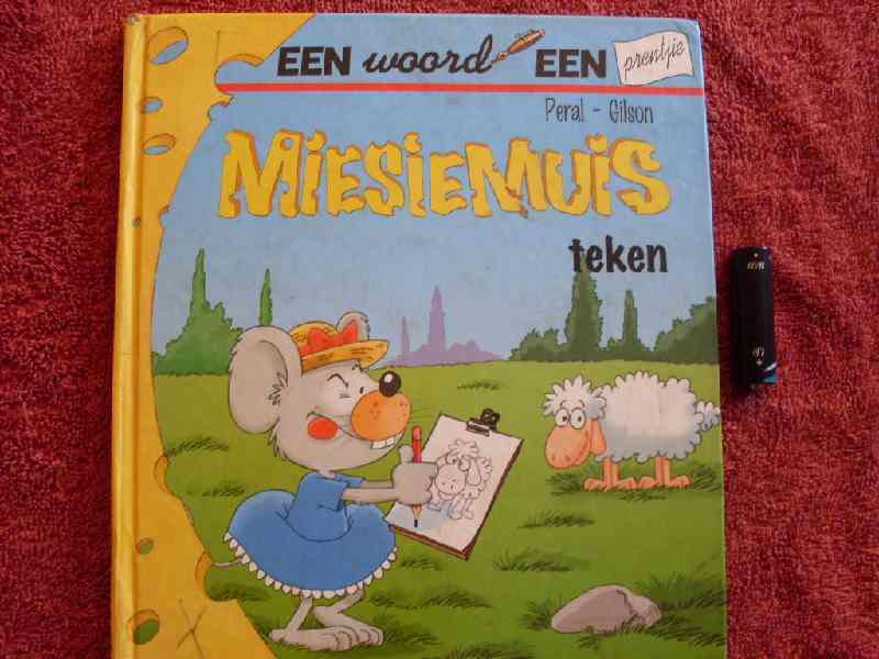 Miesiemuis - Peral Gilson