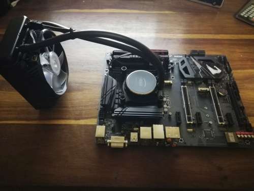 Gigabyte Z370 AORUS Ultra Gaming M/B + INTEL i7 CPU + 16GB RAM