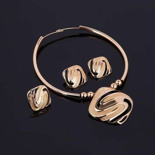 Stunning High Polish Gold Plated 4pc Set - Necklace | Earrings | Bracelet | Ring ~ CrAze Auction !