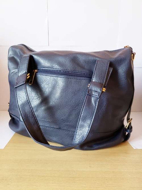 **CraZe Auction**4 Compartment | Quality Durable Faux Leather Bag ~ Various Colours
