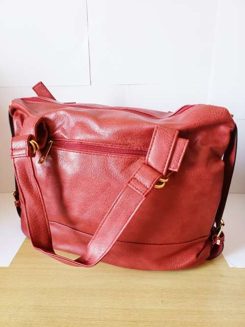 **CraZe Auction**4 Compartment | Quality Durable Faux Leather Bag ~ Various Colours