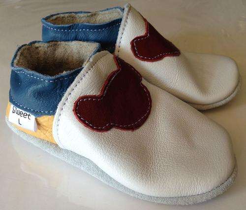 Leather baby shoes