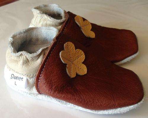 Leather baby shoes