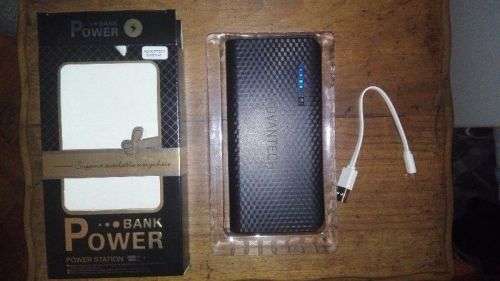 Advantech 30 000 mAh Powerbank