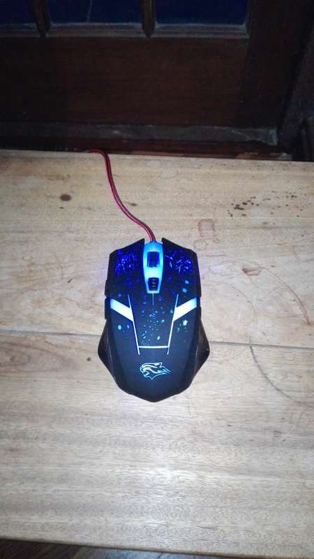 Precision Gaming mouse with lumo changing colours! Hot!!!!