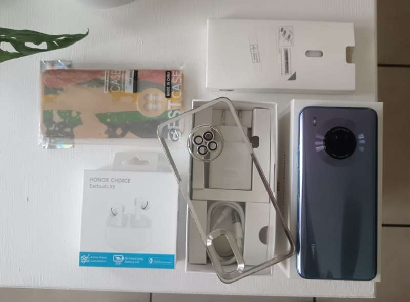 Huawei Nova Y9a 128GB LTE Dual SIM - Space Silver + Honor Earbuds X5