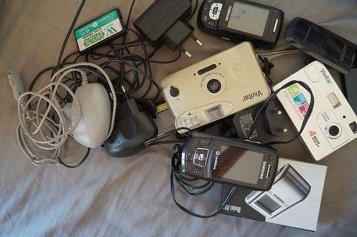 JOB LOT - cellphones, cameras, chargers, batteries