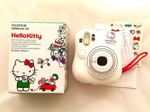 FujiFilm Instax Mini 25 - Hello Kitty