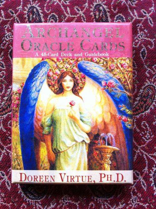Archangel Oracle Cards : 45 CardDeck & GuideBook - Doreen Virtue
