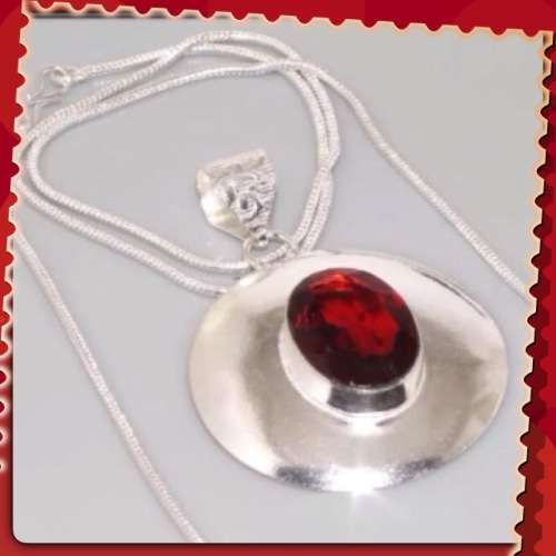 ***GORGEOUS TO WEAR OVER WINTER WEAR*** GARNET GEMSTONE  .925 SILVER CHAIN AND PENDANT SET