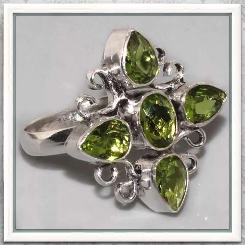 ***STUNNING INTRICATE SETTING***FACETED PERIDOT GEMSTONE  .925 SILVER RING SIZE 7.5