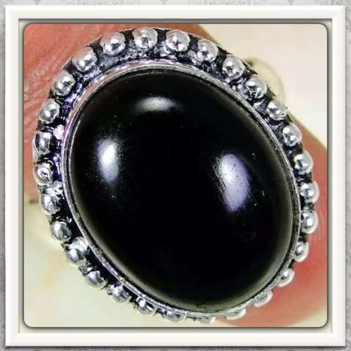 ***ALWAYS A GOOD CHOICE*** NATURAL BLACK ONYX  GEMSTONE .925  SILVER RING SIZE 8.5