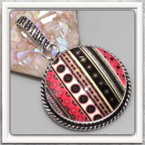***BEAUTIFUL RETRO DESIGN*** FANCY GLASS   925 S /SILVER ROUND PENDANT