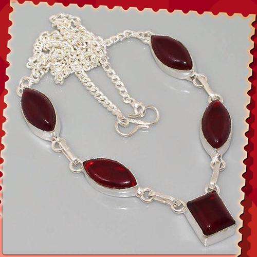 ***SILVER LININGS COLLECTION ***SPECTACULAR GARNET NECKLACE SET IN 925 Sterling Silver