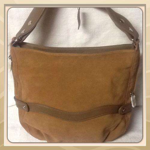 "SPECTACULAR SAVINGS" STUNNING ITALIAN DESIGNED GENUINE LEATHER HANDBAG