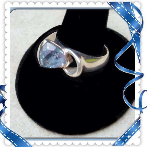 ***MODERN DESIGN*** BLUE TOPAZ GEMSTONE SOLID .925 STERLING SILVER RING size 8