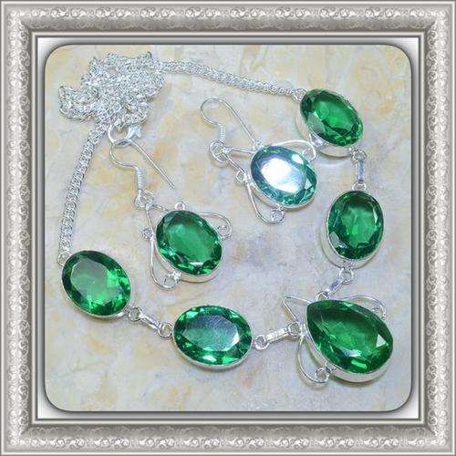 ***ABSOLUTELY GORGEOUS***EMERALD QUARTZ & 925 STERLING SILVER NECKLACE OF LENGTH 19"
