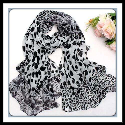 ***TRULY BEAUTIFUL FASHIONABLE*** LONG SOFT CHIFFON SCARF IN WHITE AND BLACK PRINT