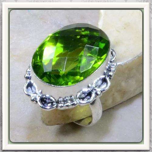 ***REFRESHING GREEN*** FACETED PERIDOT GEMSTONE  .925 SILVER RING SIZE 8 3/4
