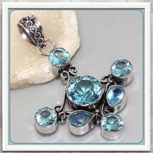 ***SO UNUSUAL***PARIS BLUE QUARTZ GEMSTONE 925 SILVER PENDANT