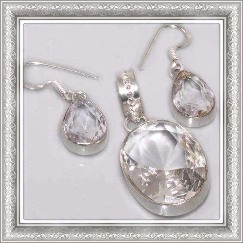 ***SPARKLING*** WHITE TOPAZ GEMSTONE  .925 SILVER PENDANT AND EARRINGS
