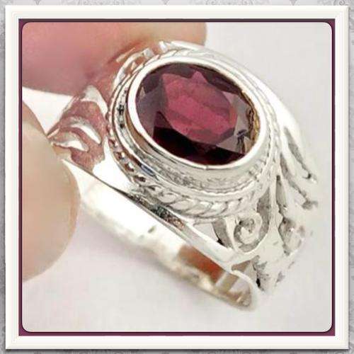 ***DESIRABLE***4.04 CTS NATURAL GARNET AND SOLID 925 STERLING SILVER RING SIZE 8