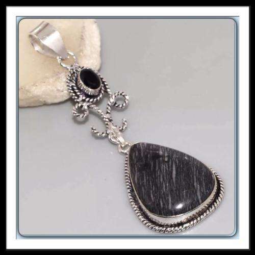 ***WONDERFUL FOR A LONG CHAIN***NATURAL STRIPED BLACK ONYX GEMSTONE .925 SILVER PENDANT