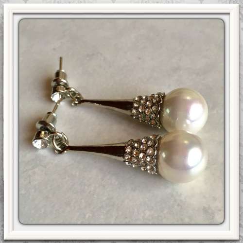 ***REALLY BEAUTIFUL*** AAA + FASHION PEARL AND DIAMANTÈ SILVER EARRINGS