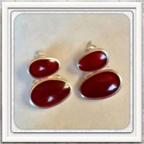 ***THESE EARRINGS ARE SPECTACULAR***DEEP RED AGATE DROPS  SOLID .925 STERLING SILVER STUD EARRINGS