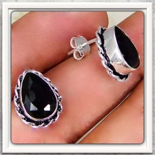 ***FANTASTIC FIND***  NATURAL BLACK ONYX PEAR SHAPE GEMSTONE .925 SILVER STUD EARRINGS