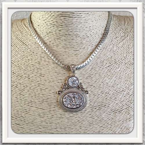 ***EXCEEDINGLY BEAUTIFUL***ANTIQUE STYLE SILVER DRUZY .925 SILVER FILLED PENDANT!