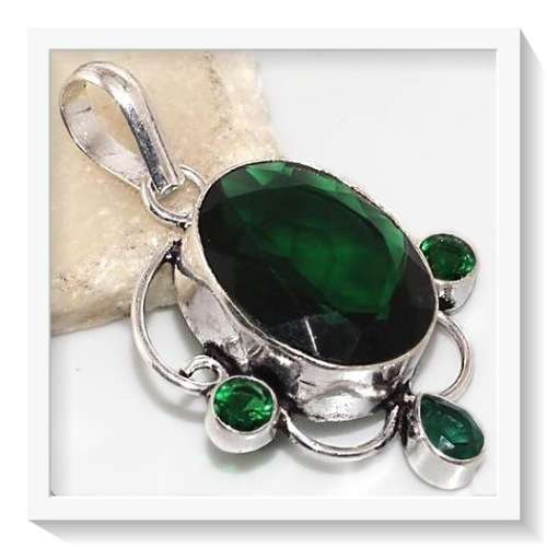 ***ABSOLUTELY EXQUISITE***NATURAL EMERALD QUARTZ GEMSTONE 925 SILVER PENDANT